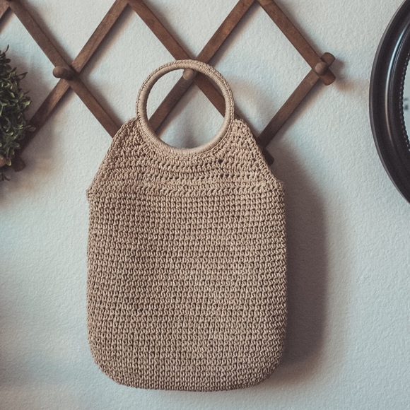 Vintage Handbags - Vintage Raffia bag with one zipper pouch